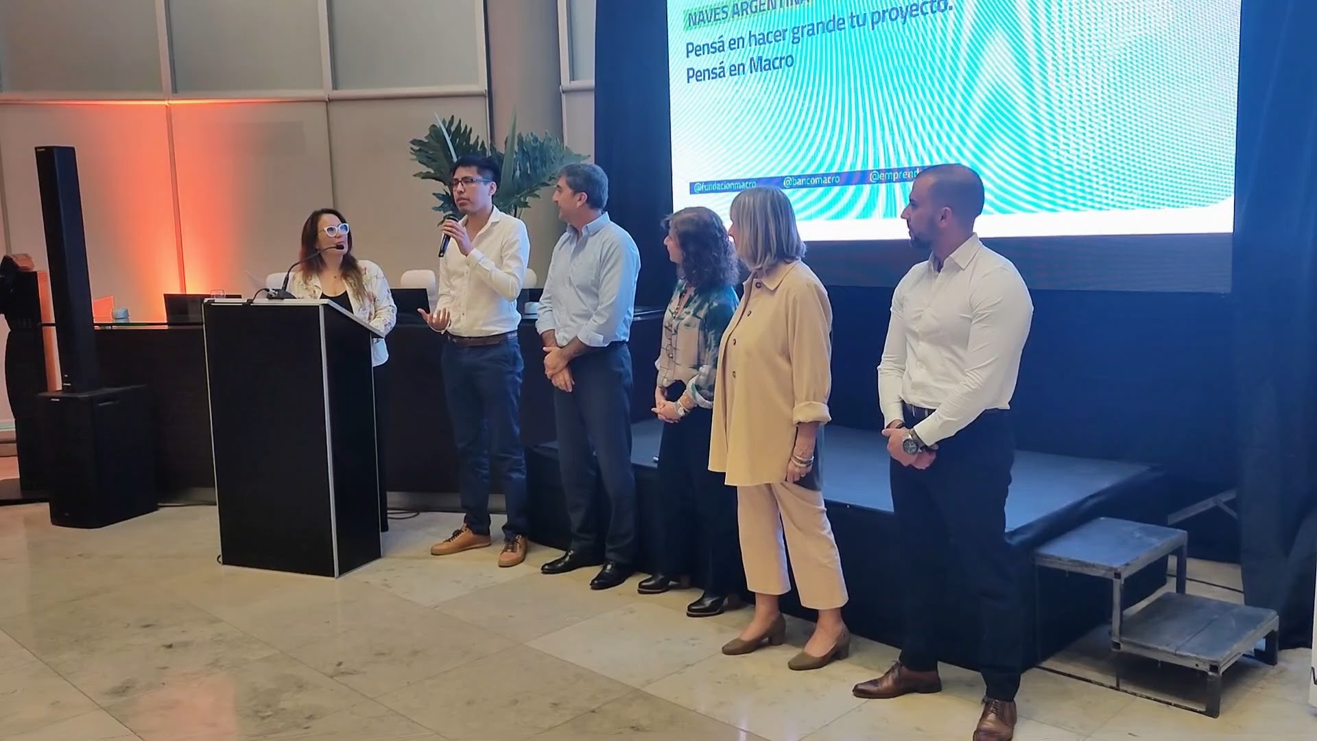 Franco Cruz en los Premios NAVES 2024 en colaboración de Banco Macro y EmprendeIAE